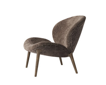 Vipp 469 Lodge Lounge Chair i fåreskindet Curly 07 Nougat