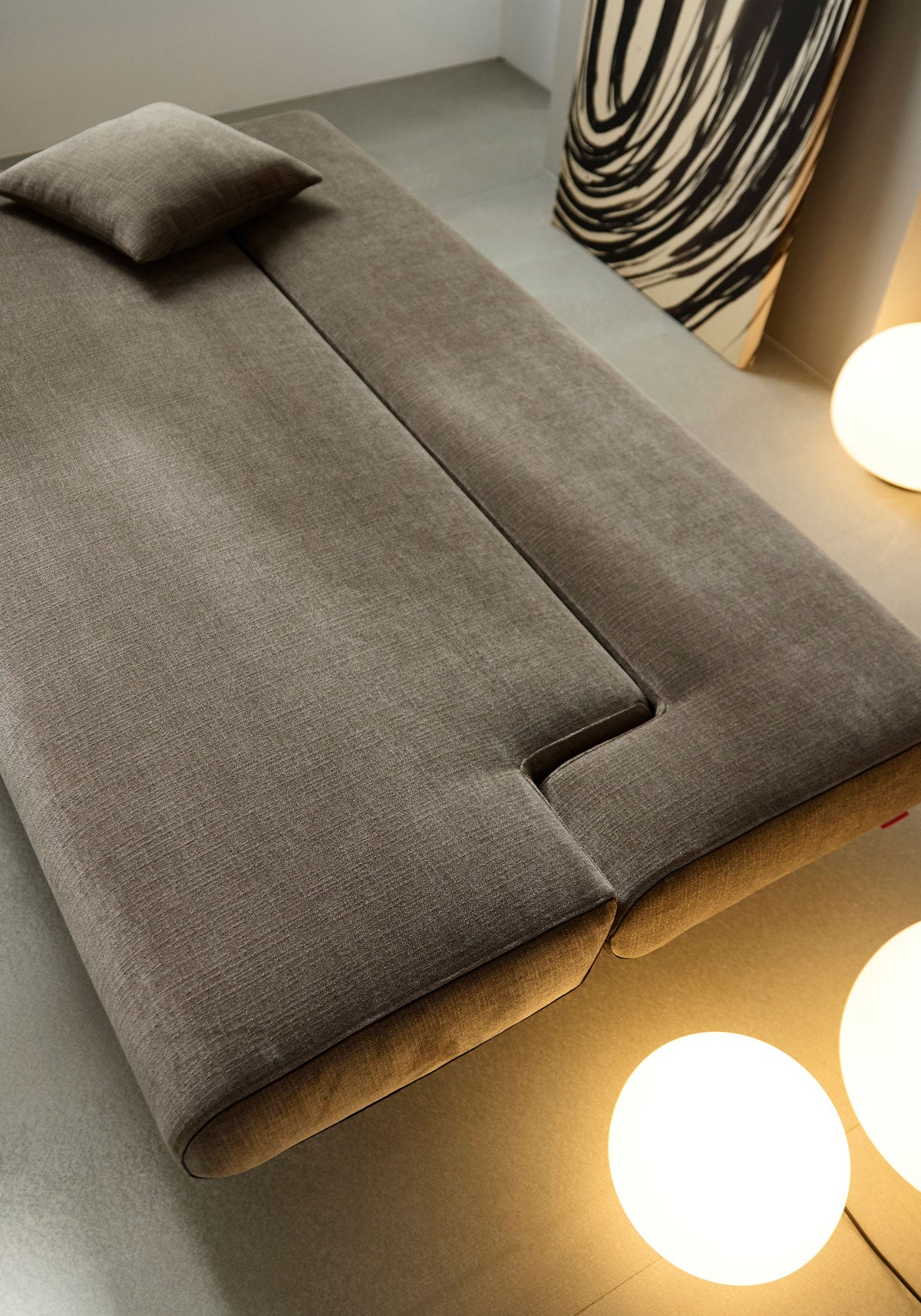 Unfurl-Baddsoffa-411-Esina-Cedar-Brown-Miljo