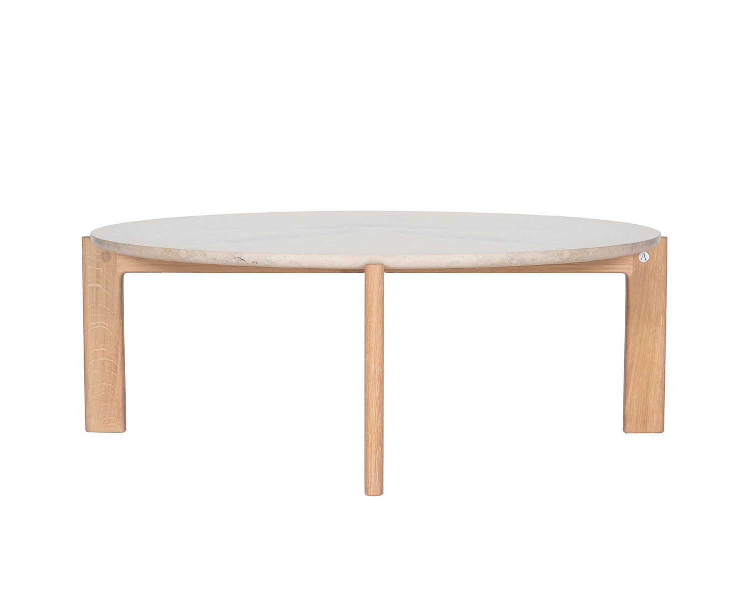 Iris sofabord i størrelsen Large med bordplade i Jura Limestone og bordben i hvidbetset eg