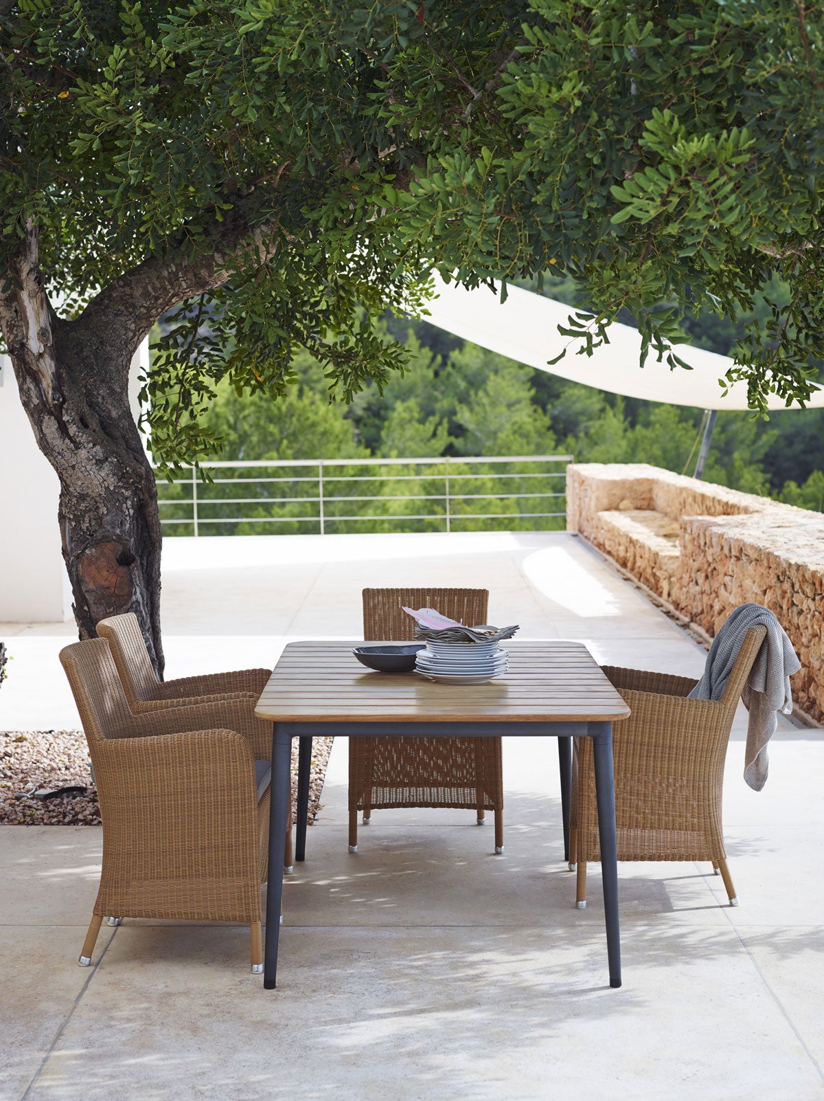 hamsted_natural_core_dining_lavagrey_160x100_1