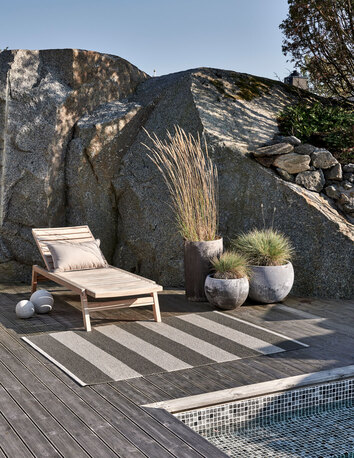 Pappelina-Bob-Matta-Linen-Charcoal-Miljo