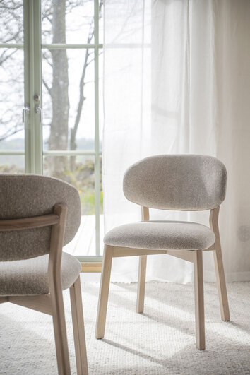 Rowico-Patterson-Chair-Whitepigm-Oak-Beige-Lifestyle