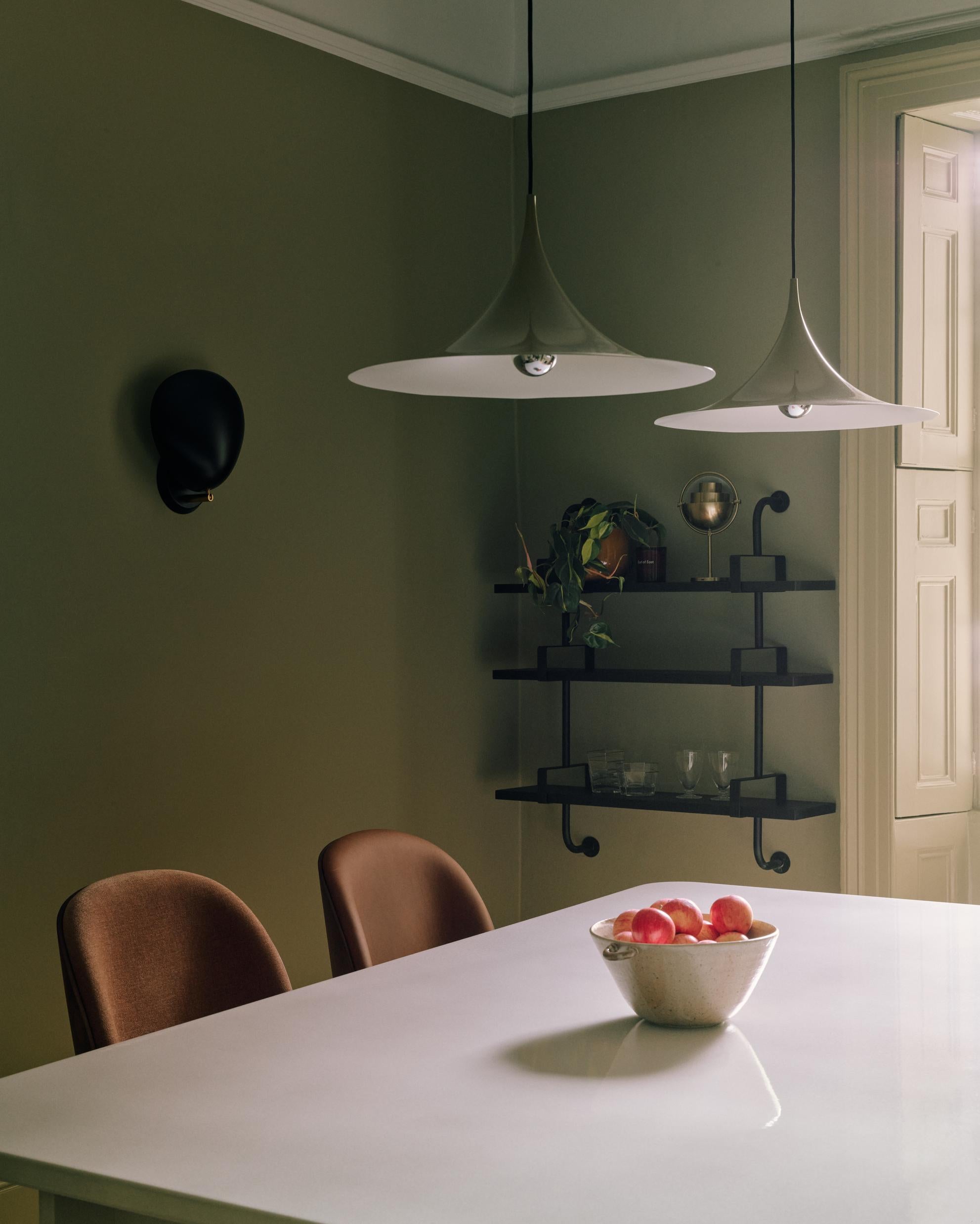 240502-Gubi-Showroom-London-016-02-SemiPendel