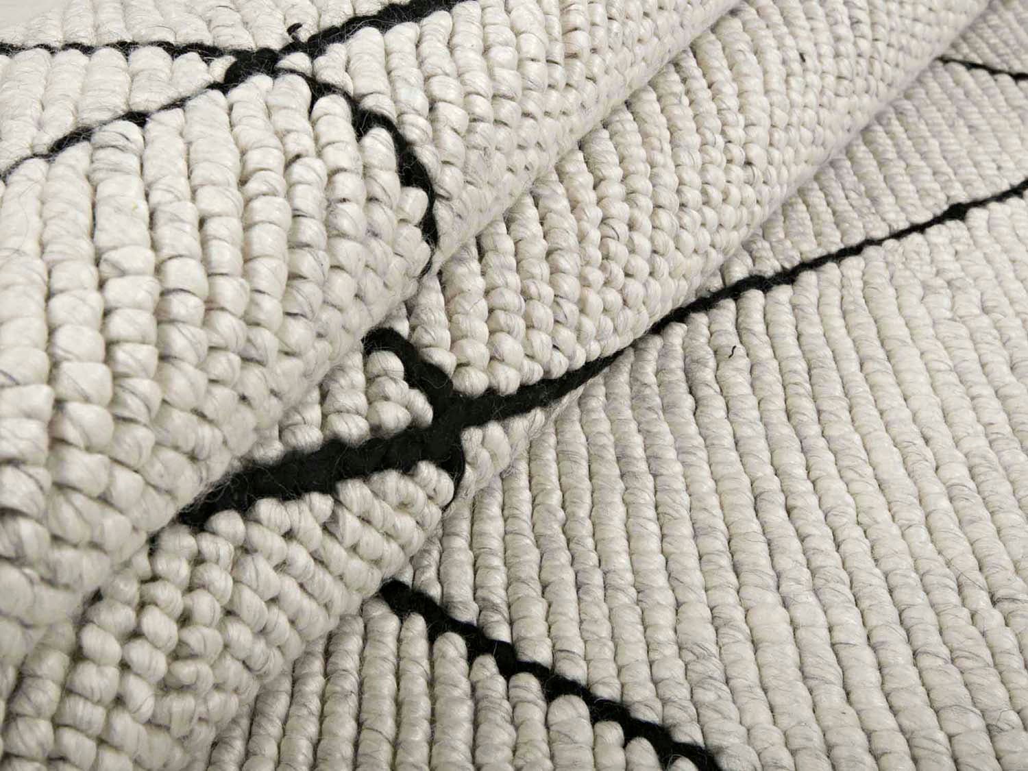 Casablanca-Matta-Vit-Svart-Detalj-Bargi_3