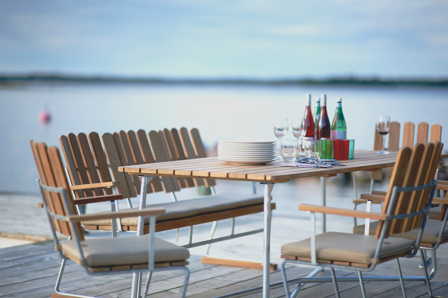 A2-stol-grythyttan-matgrupp-oljad-ek-Zink-dyna-brygga.jpg Spisesæt fra Grythyttan, havemøbler for livet. A2 stol og spisebord B31 i olieret eg.