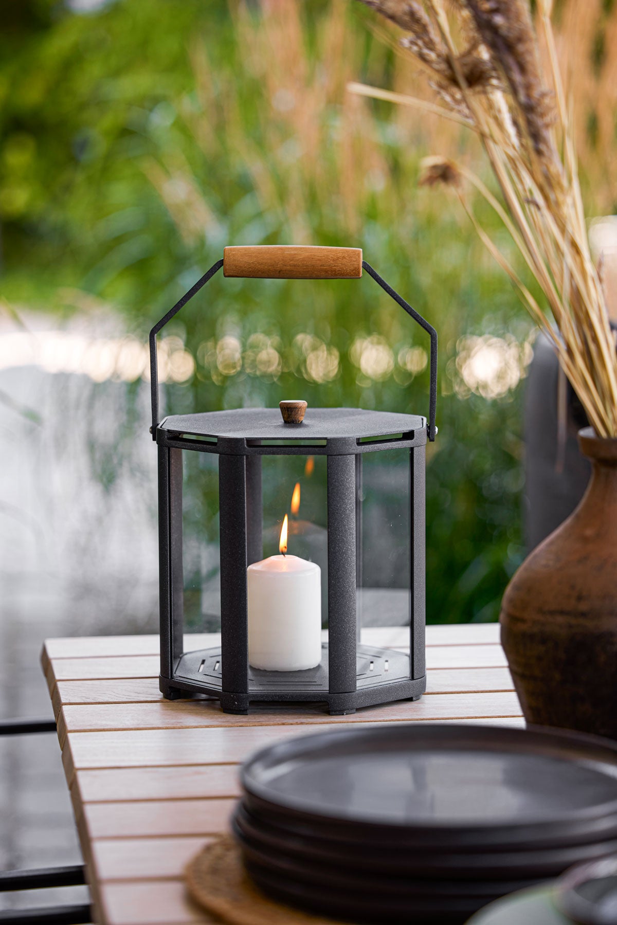 Lightlux-Lantern-Caneline-Lifestyle-5