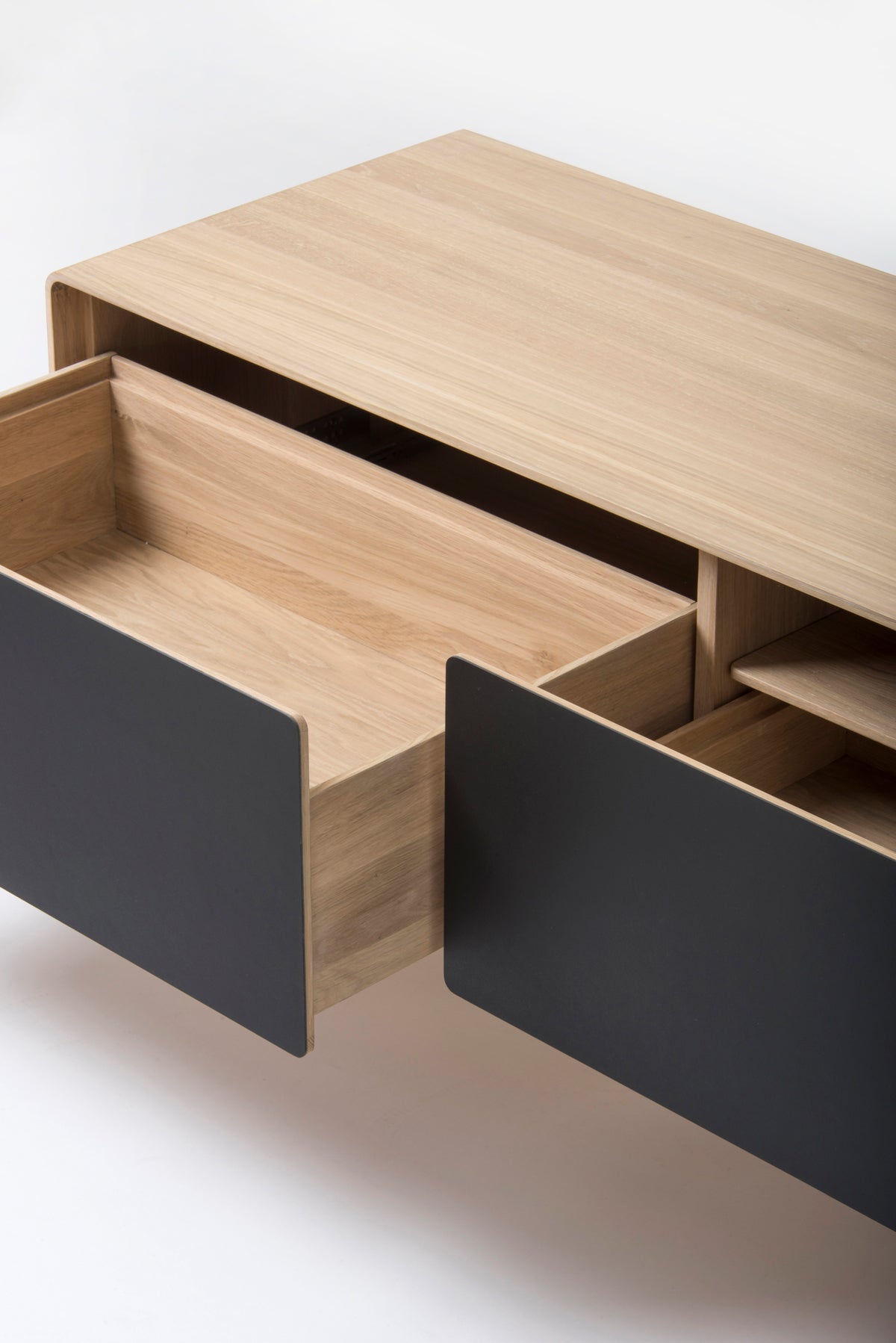 fina-lowboard-oak-white-nero-1015-6