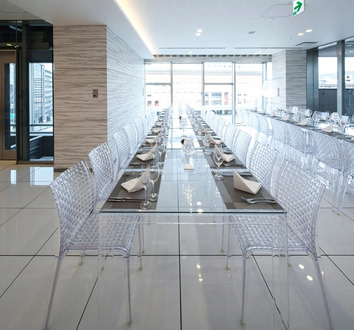 ami-ami-stol-crystal-miljo-03