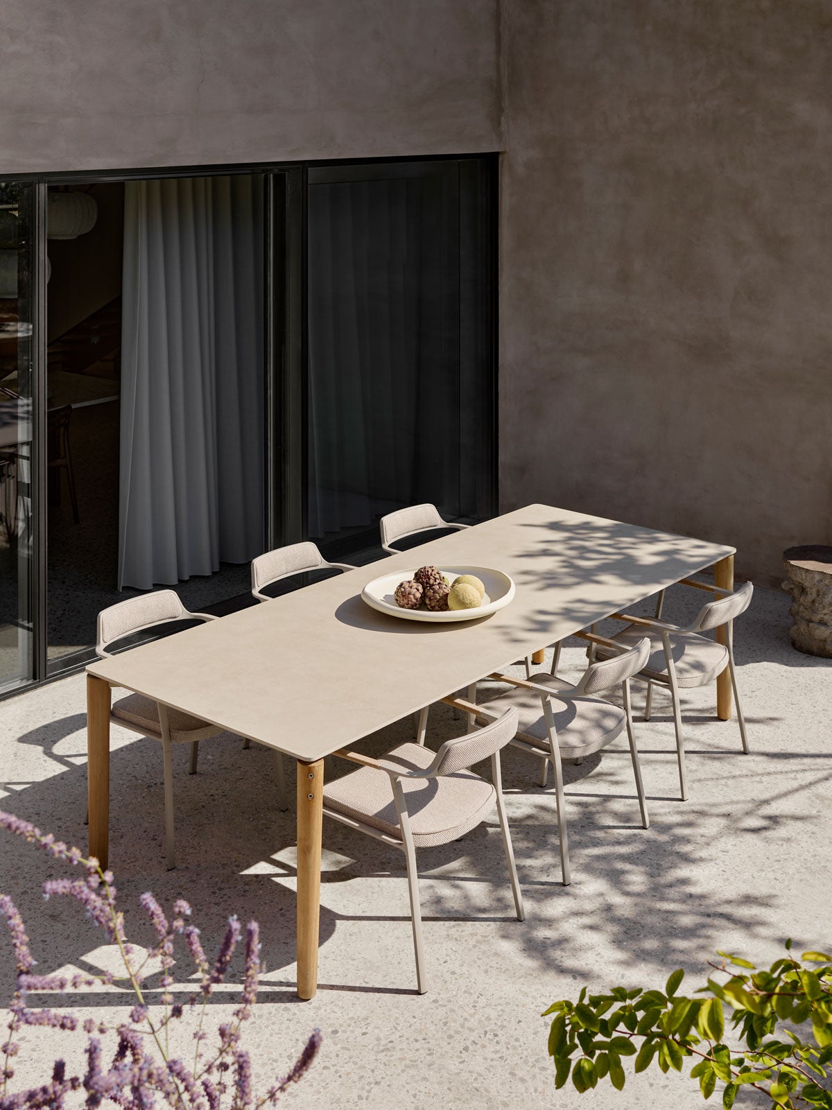 Vipp-719-Outdoor-Table-Miljo-1.jpg