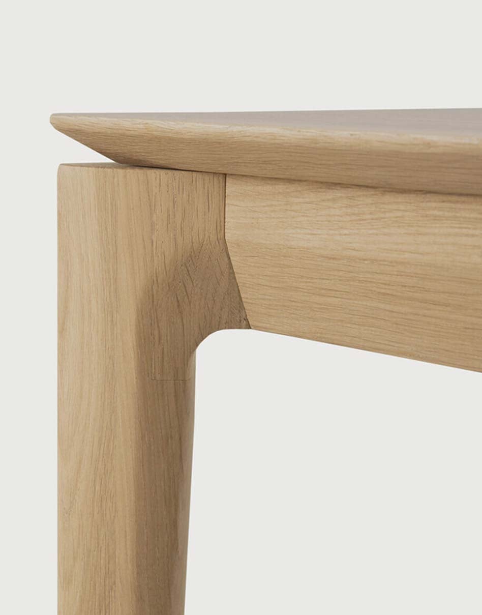 Bok-bank-ek-detaljbild