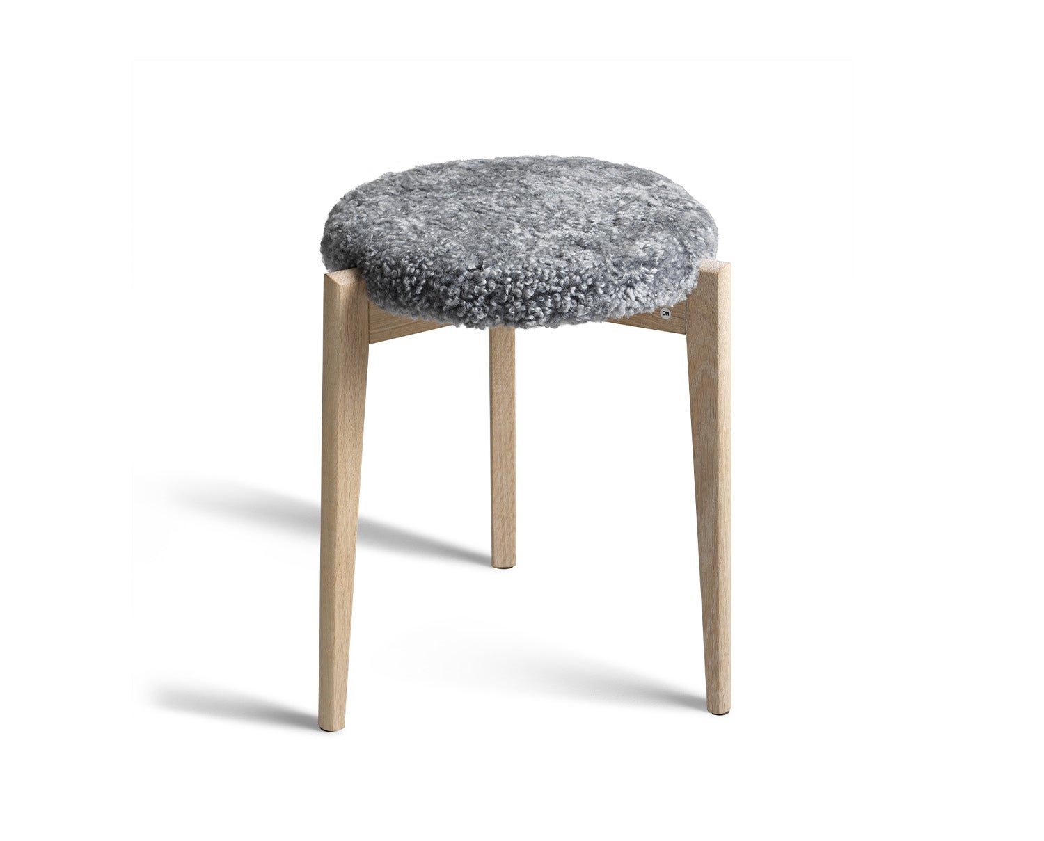 Oscarssons-Mobel-Vinz-Stool-White-Oiled-Ash-Sheepskin-Light-Grey