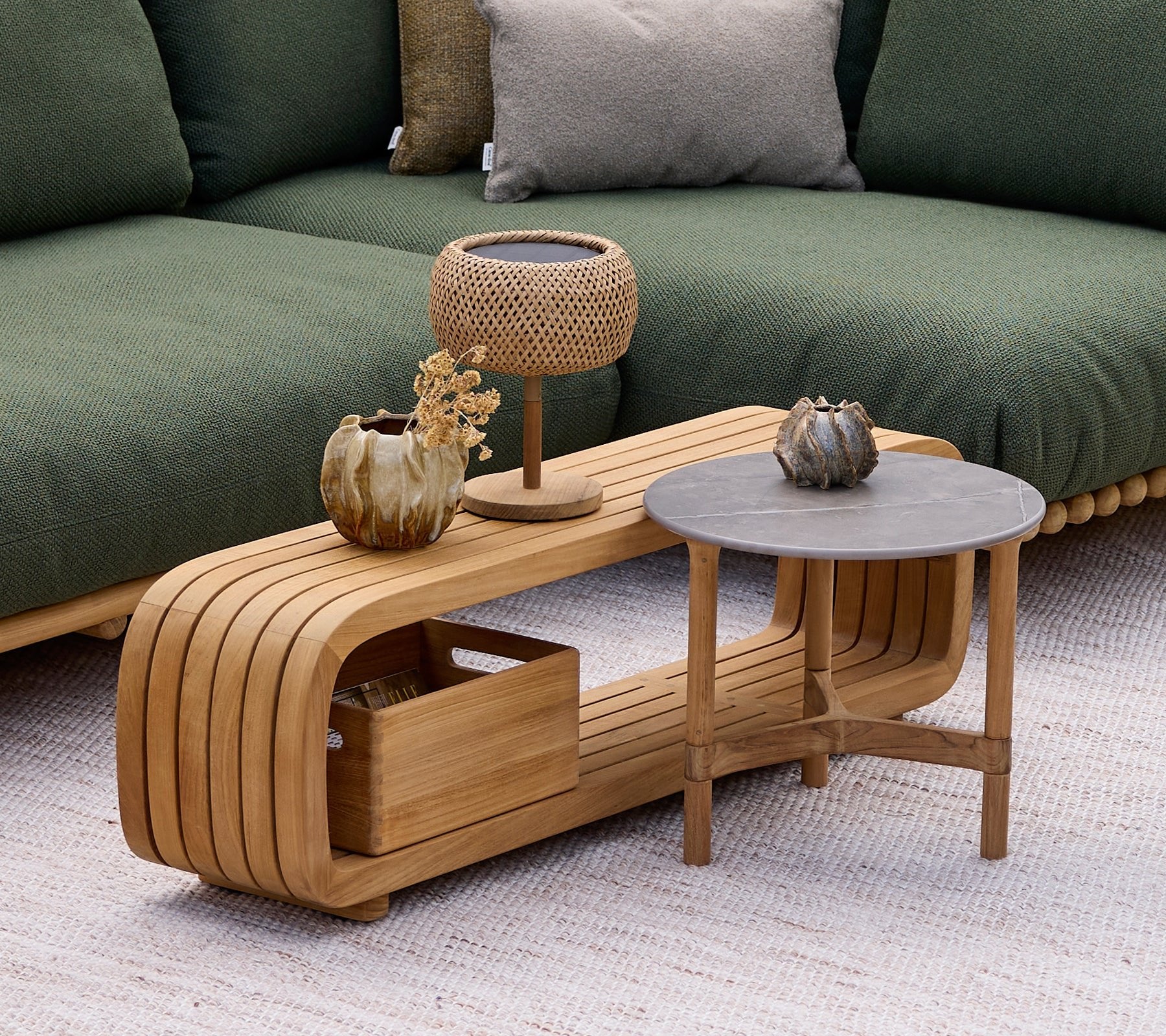 Cane-line-miljo-Mellow_coffee_table_-_Twist_side_table_-_Illusion_Glow_7565