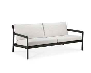 Jack udendørssofa til din terrasse! Lavet af sortbejdset teaktræ med hynder i Offwhite fra Ethnicraft.