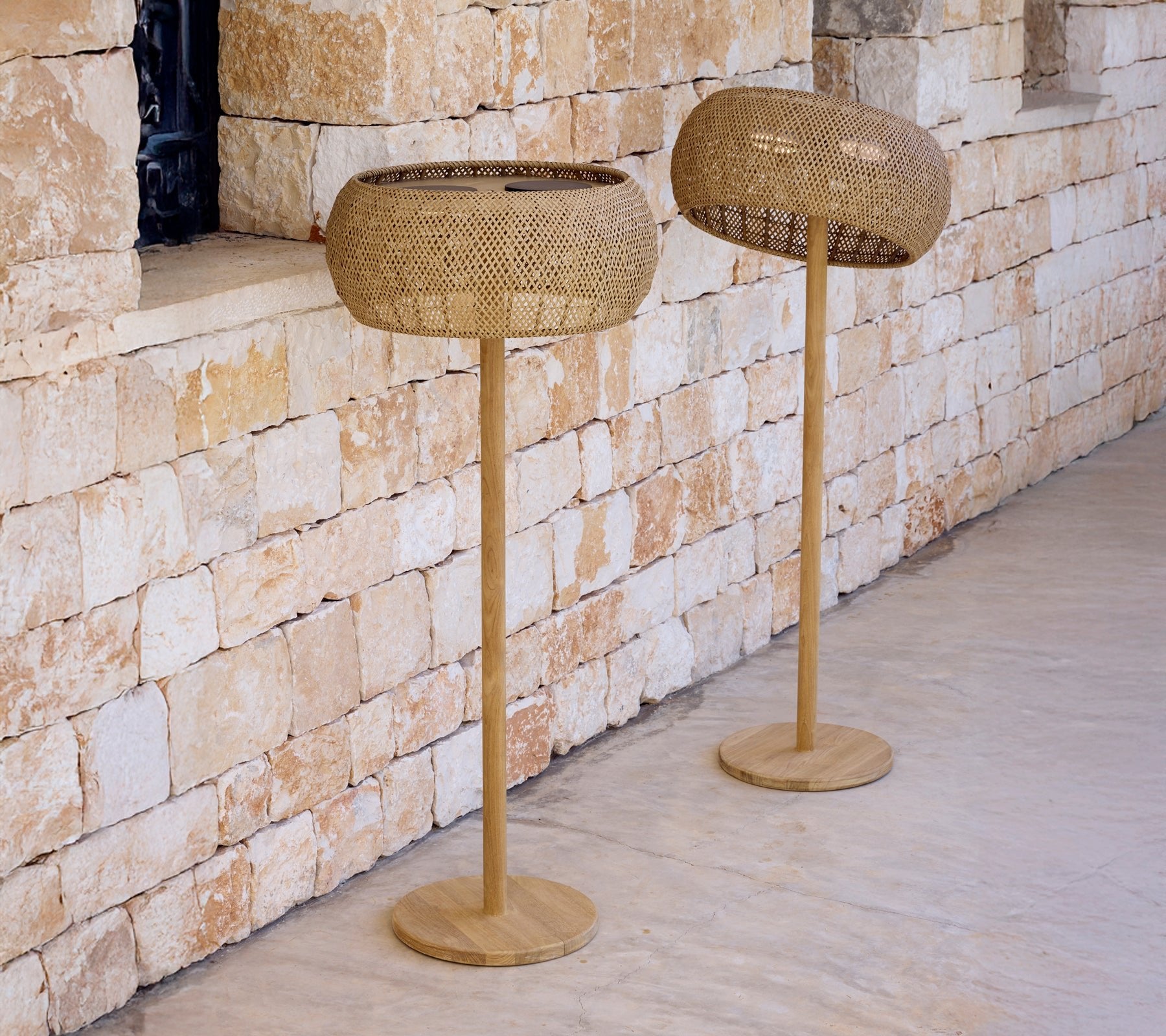 Cane-line-miljo-Illusion_Glow_floor_lamp_7402_b6d24c1b-dfbd-4ab5-81bc-aba0578b71c2