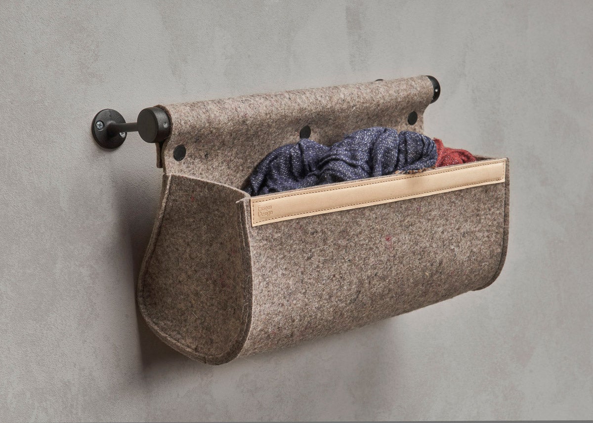 Essem-Design-Ulrika-Forvaring-Svart-01