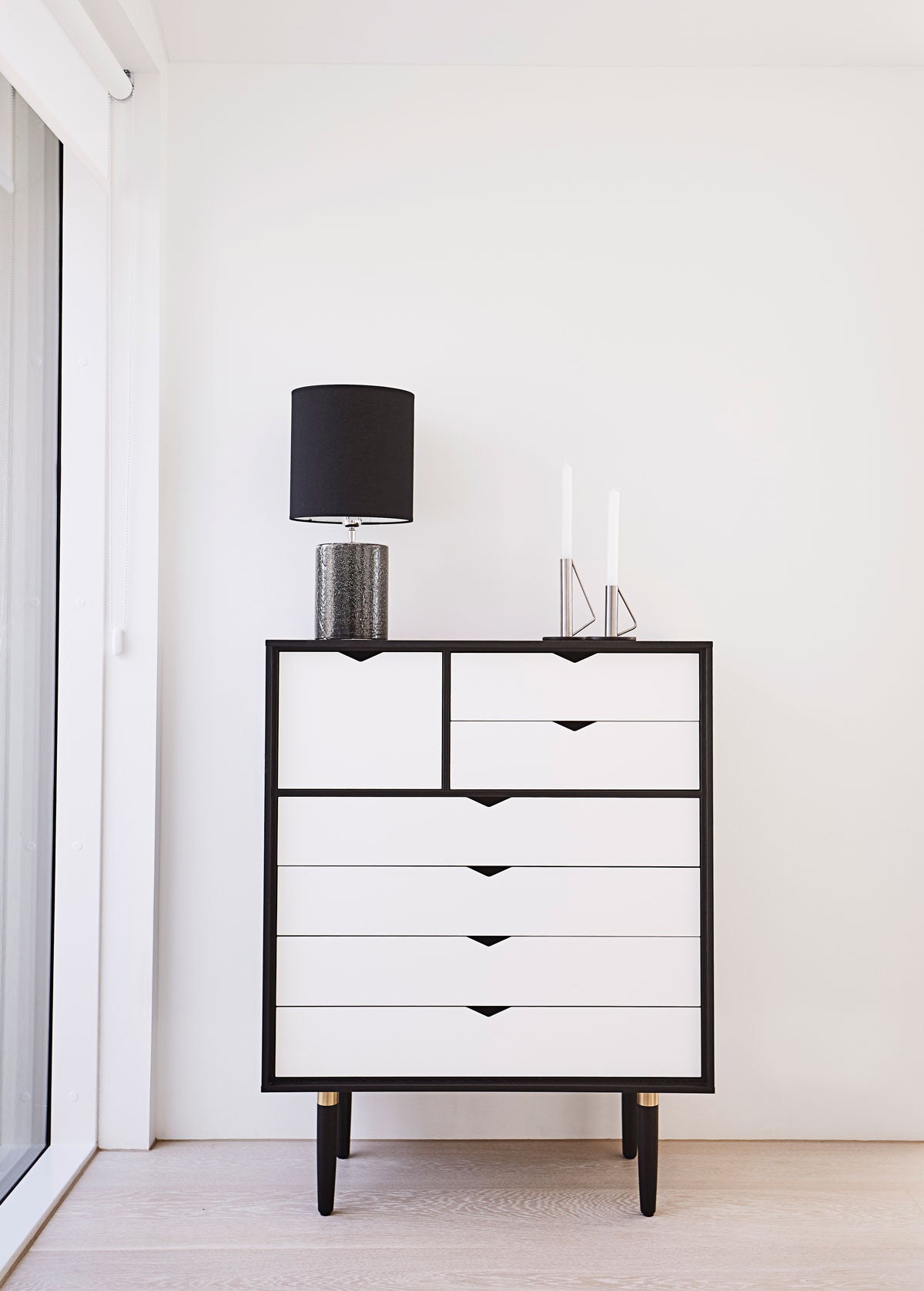 S8-storage-Alpino-laminate-oak-black-matt-lacquer-Andersen-Furniture