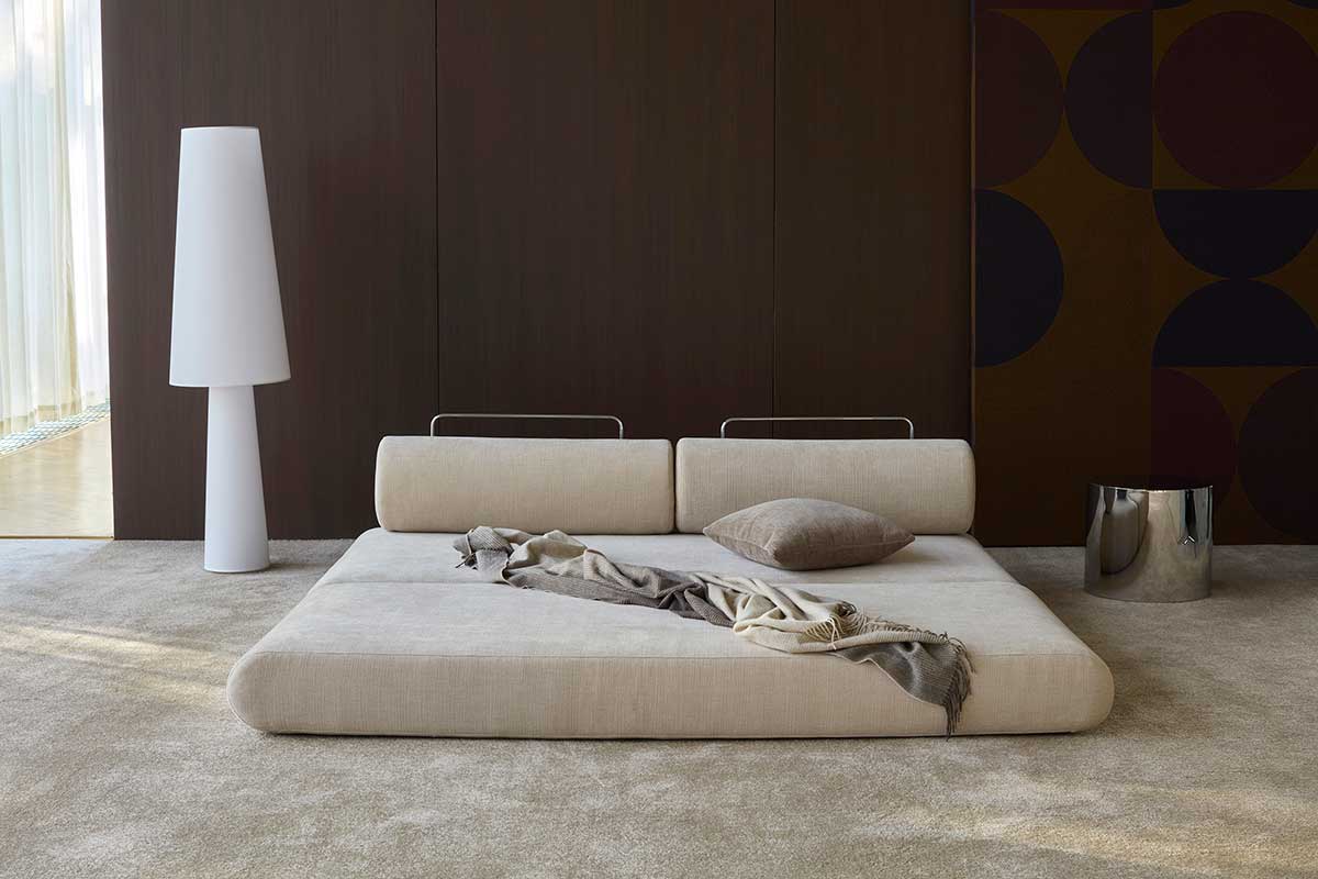 Innovation-Circlus-Daybed-Round-Cushions-410-Esina-Almond-Lifestyle-1