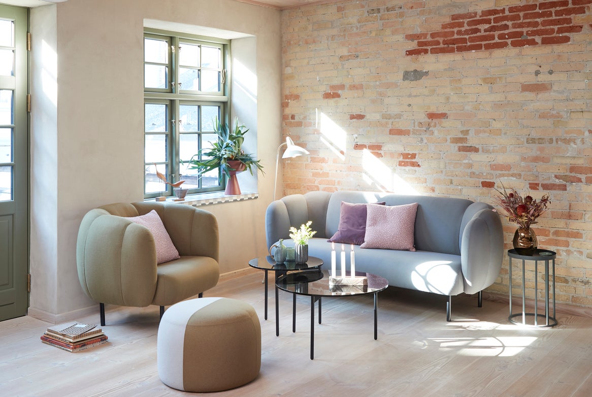 cape-soffa-dainty-puff-fromabovetable-miljo-warmnordic.jpg cape-soffa-dainty-puff-fromabovetable-miljo-warmnordic