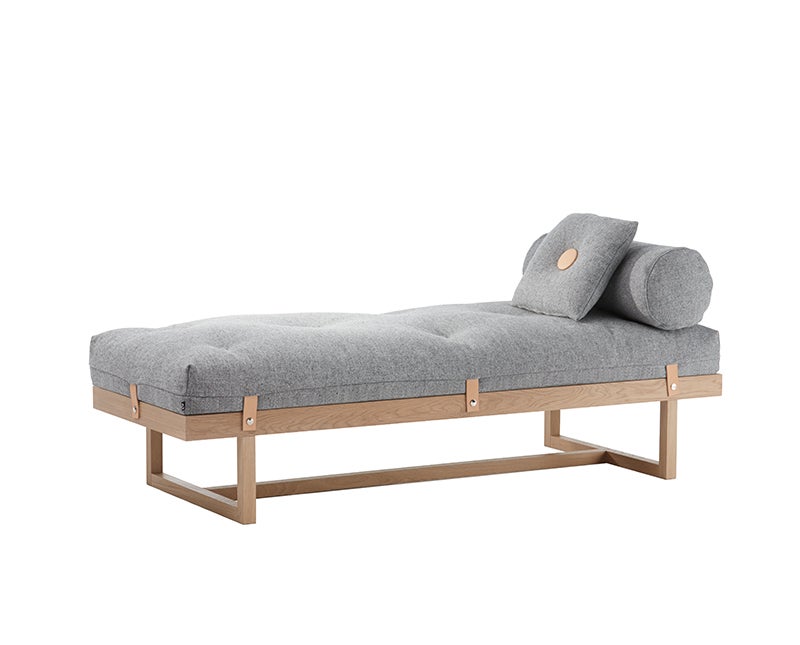 Stay-dagbädd-vitpgm-ek-grå