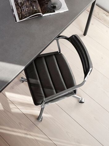 vipp-452-swivel-chair-alu-black-04