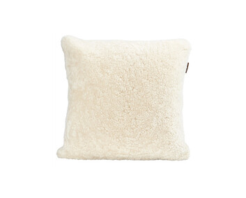 Alice-Farskinnsskudde-50x50-Creme