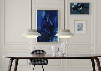 Collar-Lamp_sand_Gubi-Table_Elliptical_Gubi-Chair