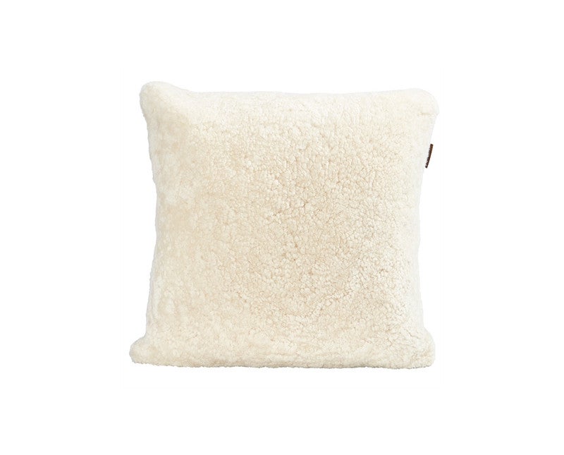 Alice-Farskinnsskudde-50x50-Creme