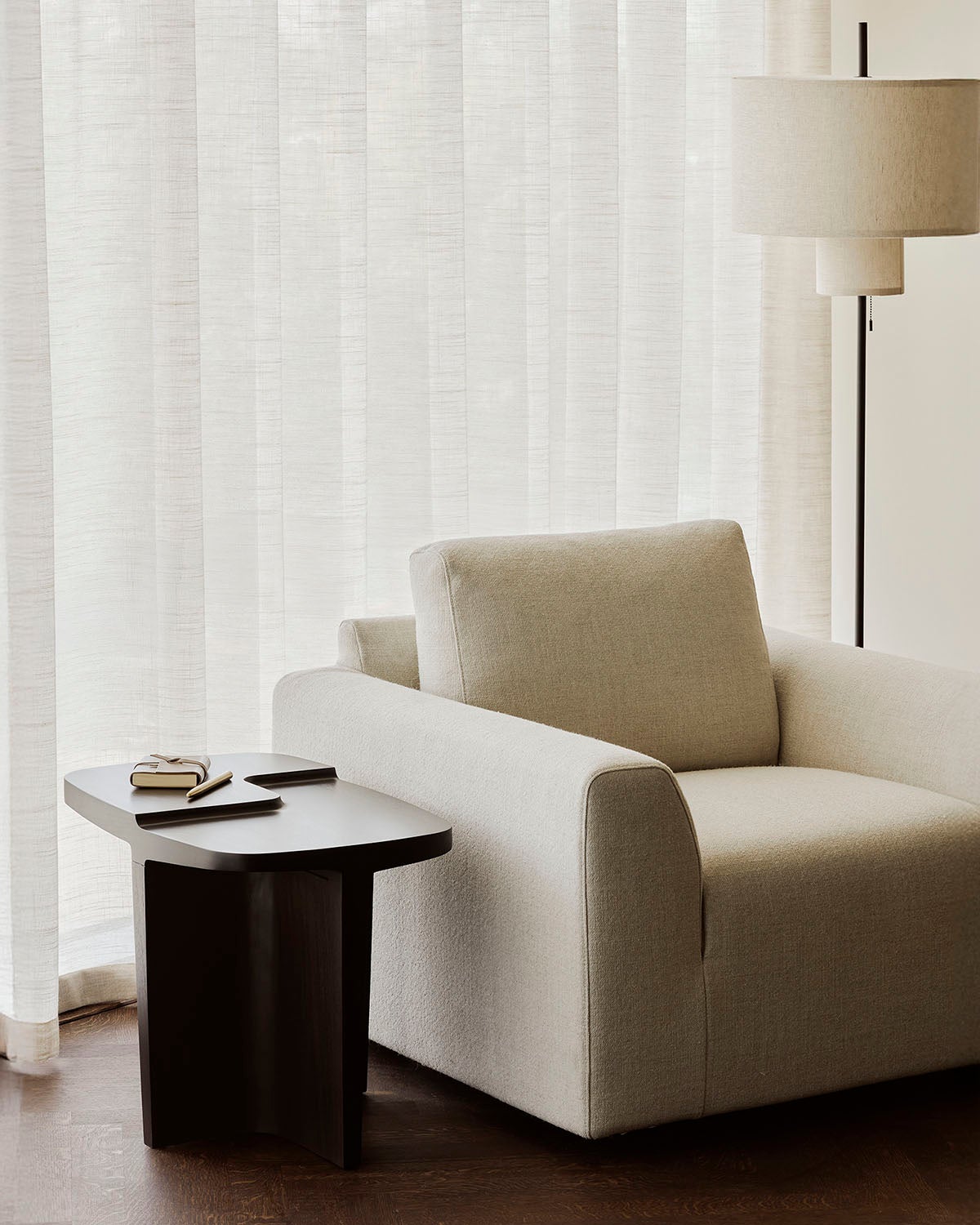 Ethnicraft-Brutalist-Side-Table-Mahogany-Rose-Brown-Lifestyle-1