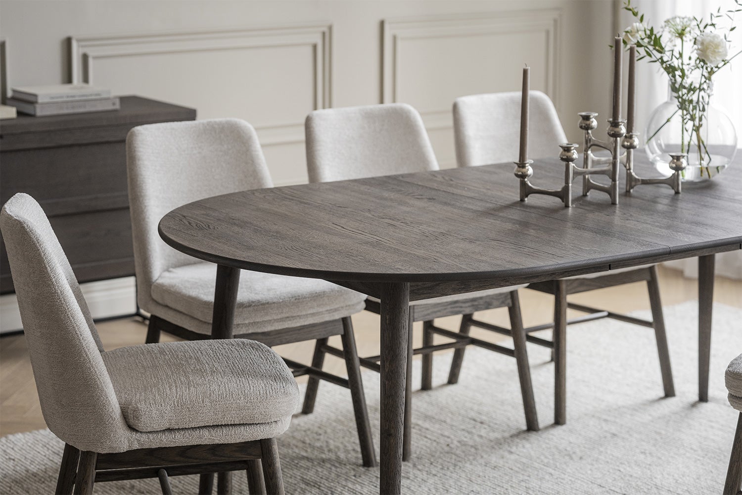 Tyler-Matbord-Ovalt-Brun-Ek-Miljo