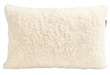 Alice-Farskinnskudde-60x40-Creme