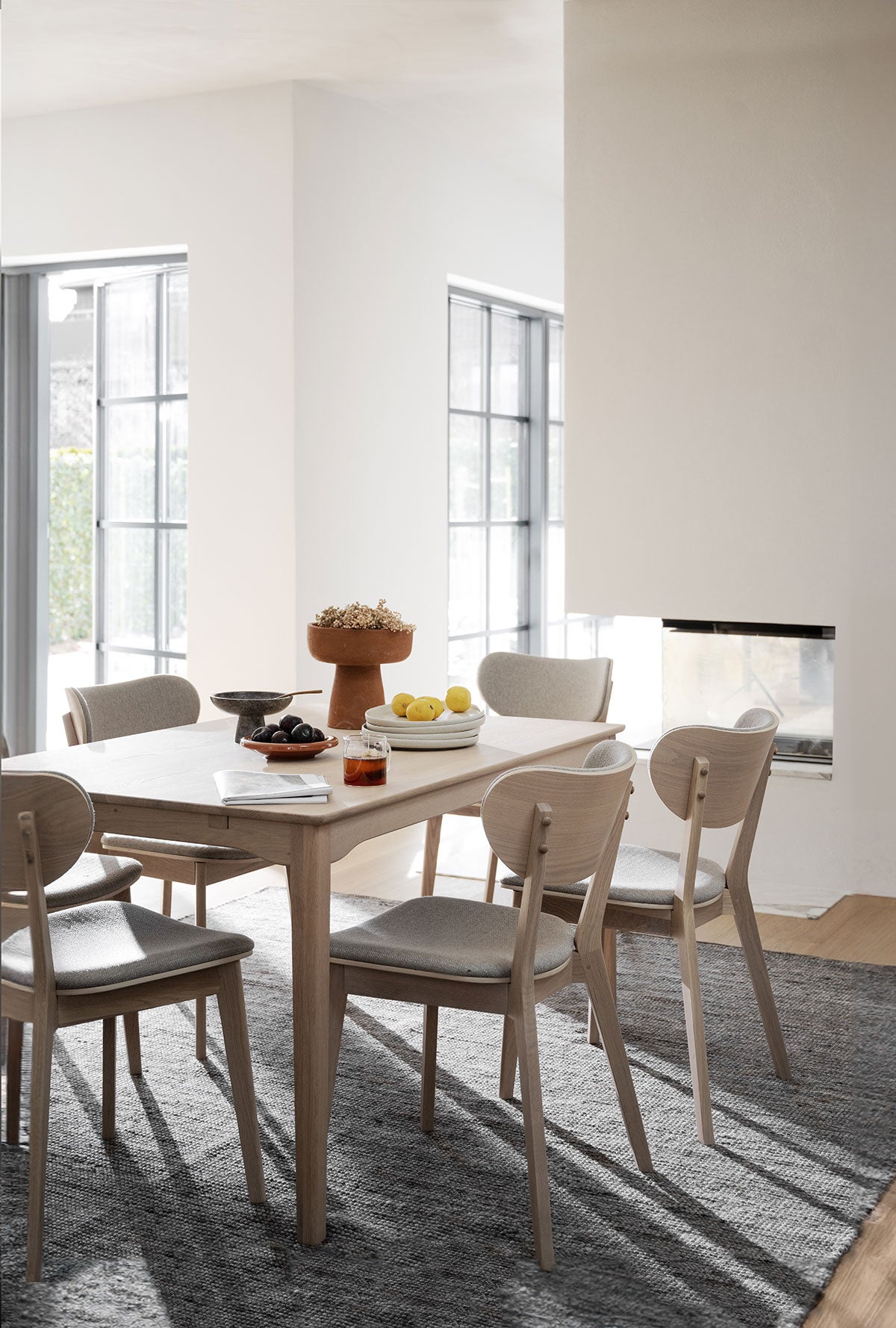 Markham-Matbord-140-Vitpigmenterad-Ek-Miljo