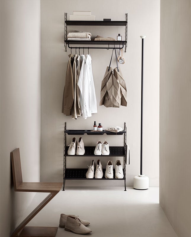 string-system-hallway-black-beigebackround_portrait