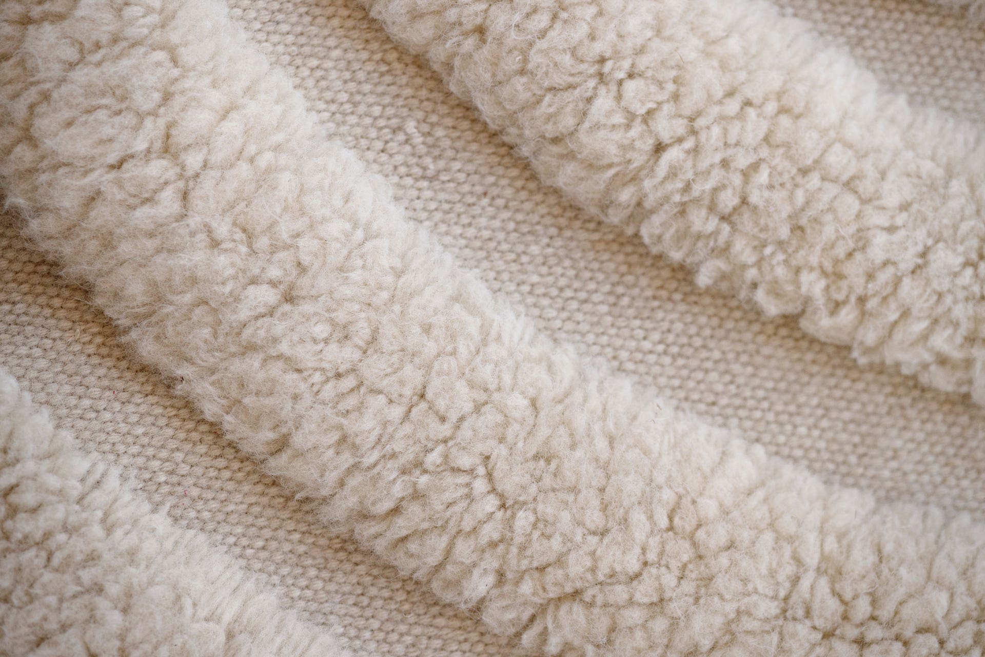Guide-Remove-stains-from-rug-Tibergs.jpg Guide-Remove-stains-from-rug-Tibergs