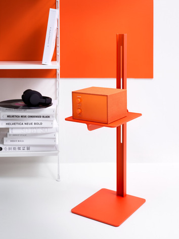 museum-sidetable-orange-inspiration