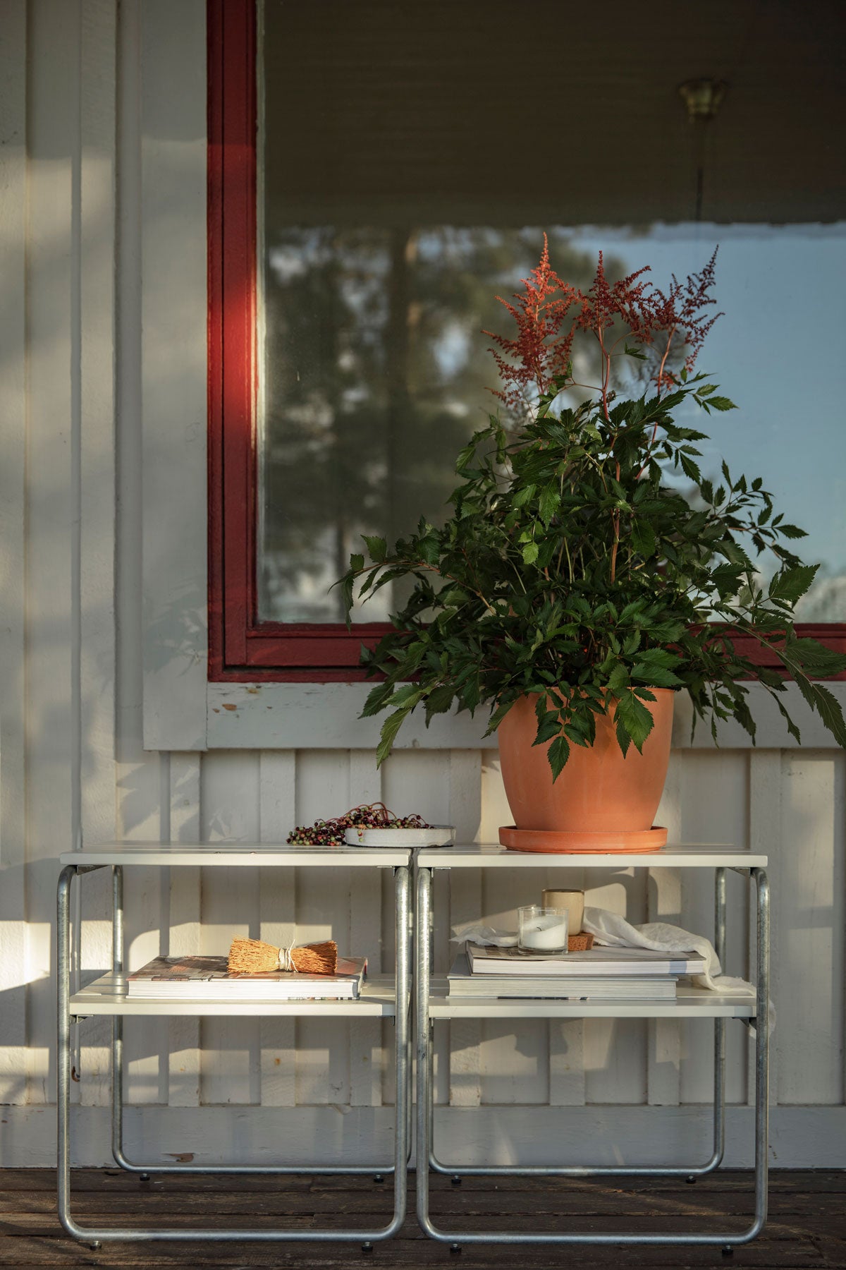 Grythyttan-Sidobord-L45-Vitlackad-Ek-Miljo