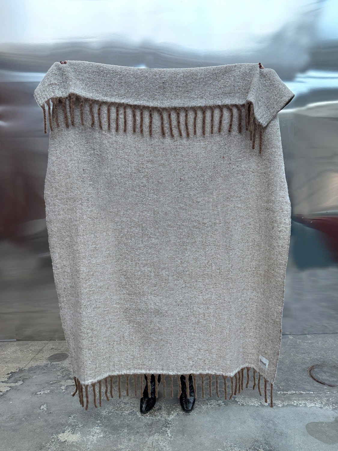 Tinted-Fridh-Mohair-Blanket-Brown-Offwhite-2