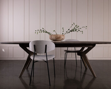 Amelia-ovalt-matbord-AC11-miljobild