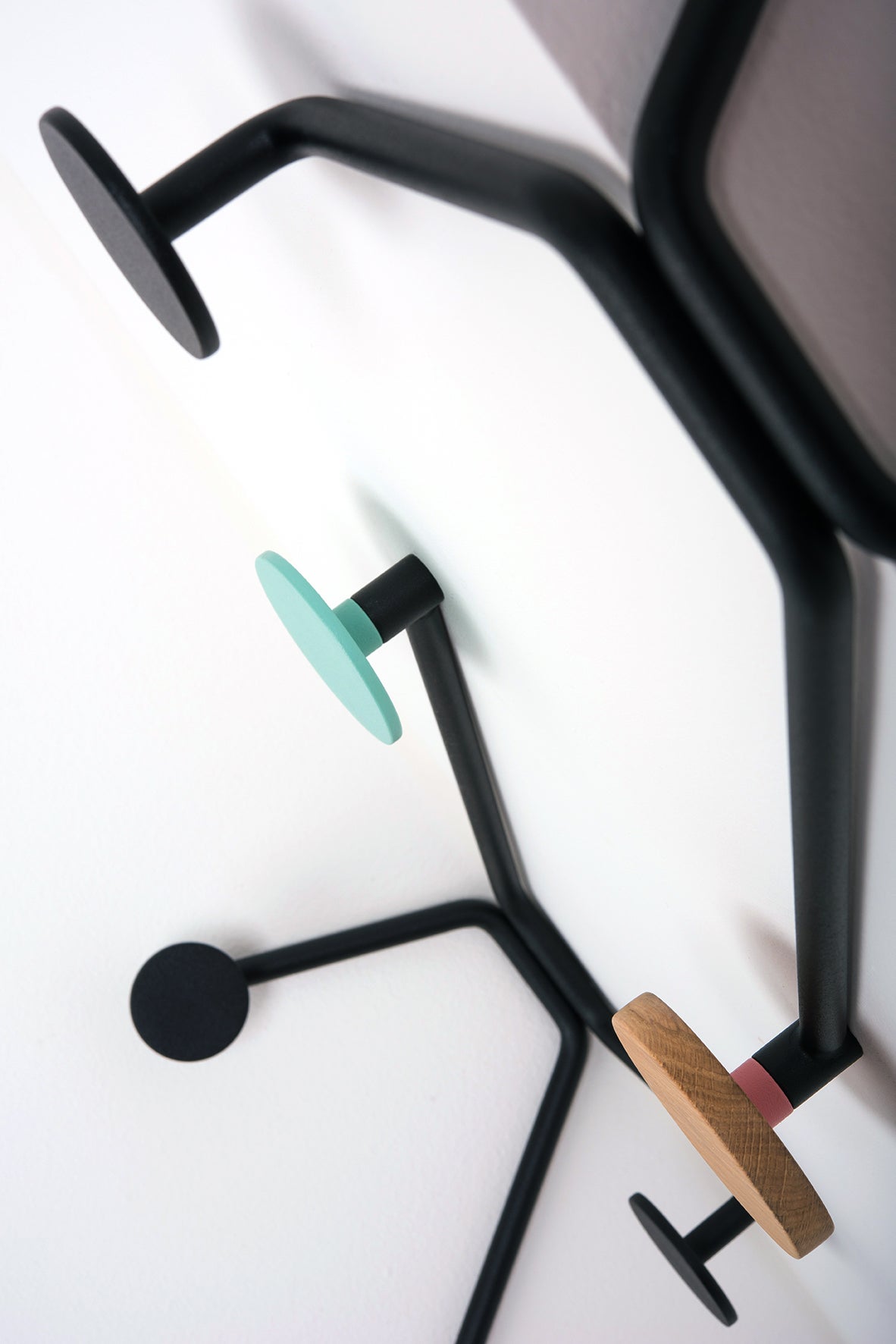 Hook_inner_Hook_outer_studio_detail_1_LR