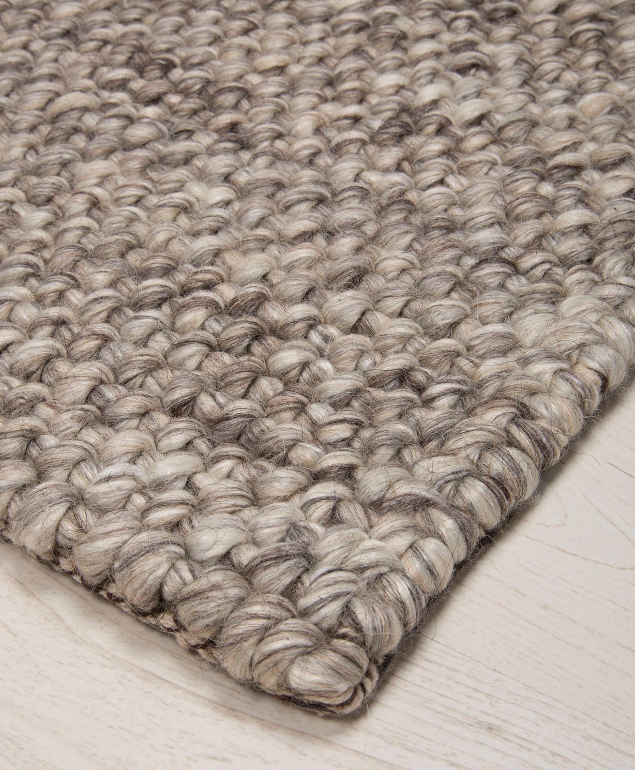 Granada-matta-light-grey-detalj-2-bargi