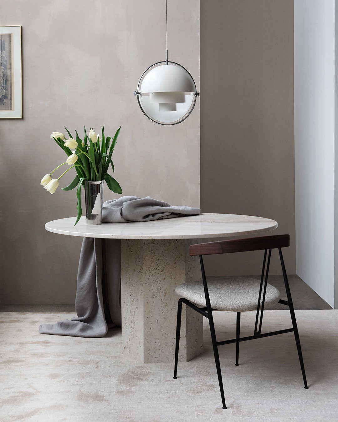 Violin-Dining-Chair-Kladd-Miljo