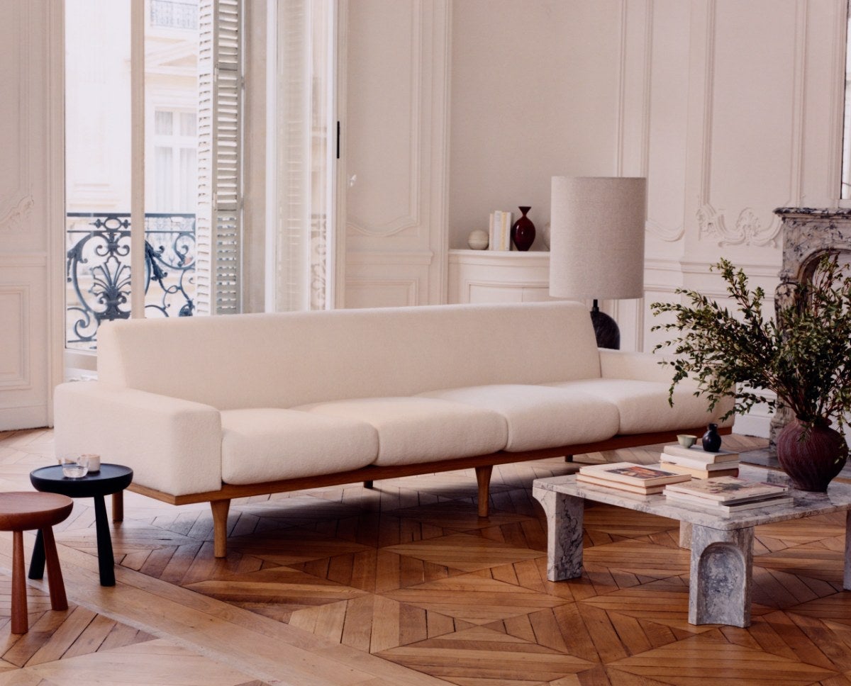 Gubi-SW50-Sofa-miljo-382315309115457