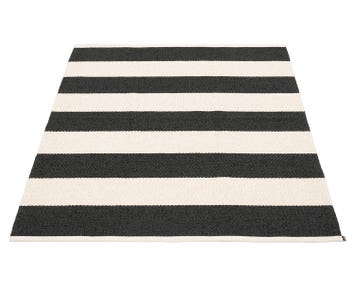 Pappelina-Bob-Matta-Black-Vanilla-140x180