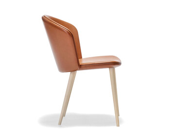 Stolab©-Miss-Holly-stol-klädd-björk-ljus-mattlack--Elmotique-VII-43807-cognac-0101