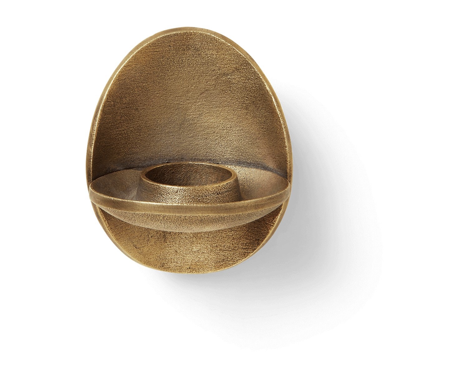 Ferm-Living-Agape-Vaggljushallare-Brass-Finish-1