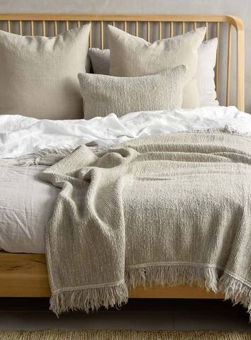 Spindle-bed-ljus-m2-Ethnicraft