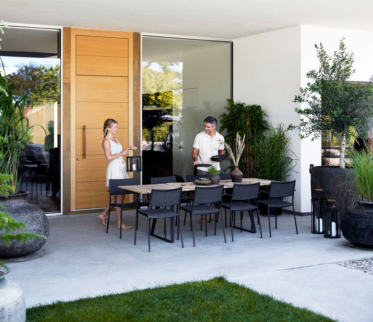 Less-armchair_copenhagen-table-(2)