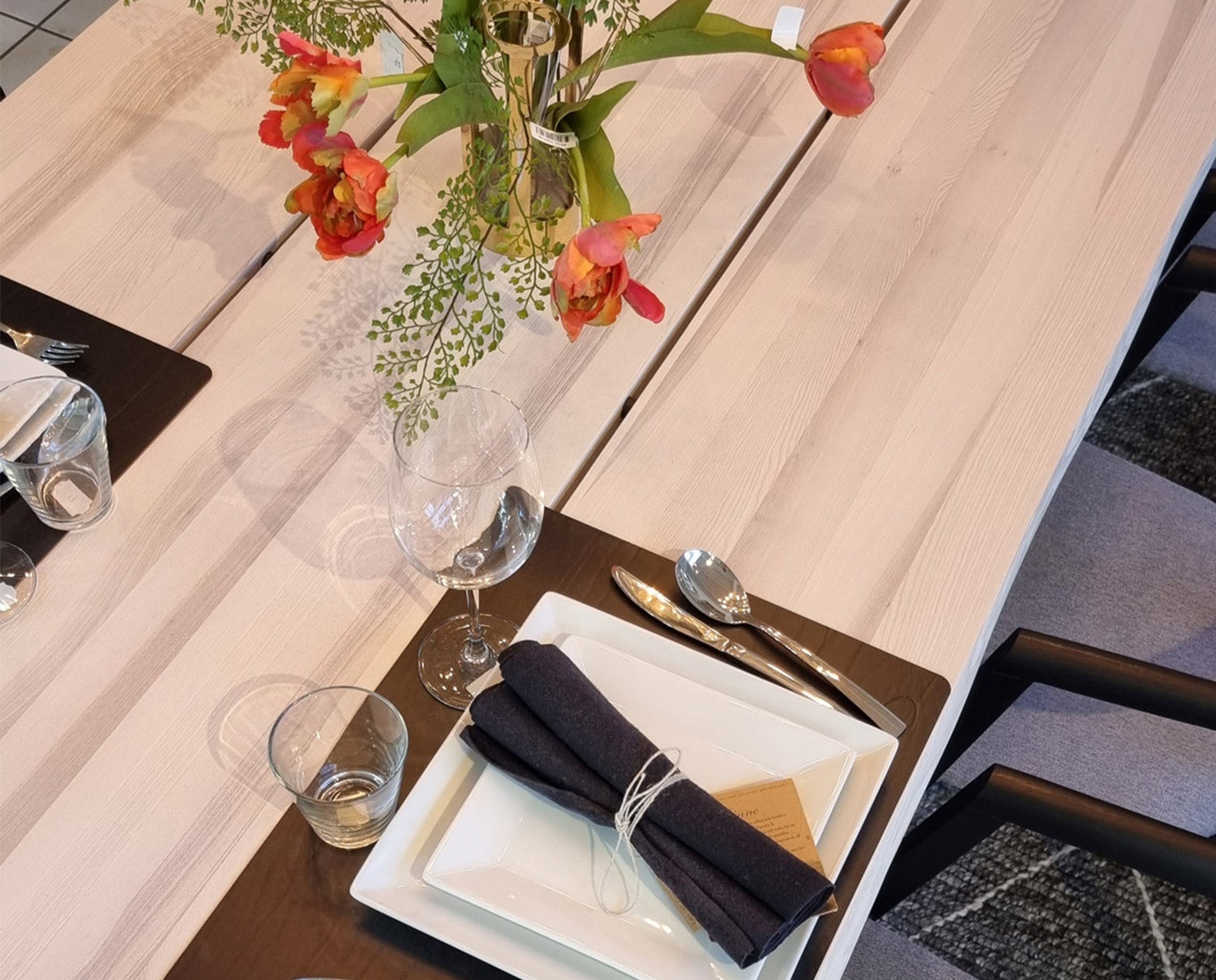 Forest-matbord-detaljbild-1