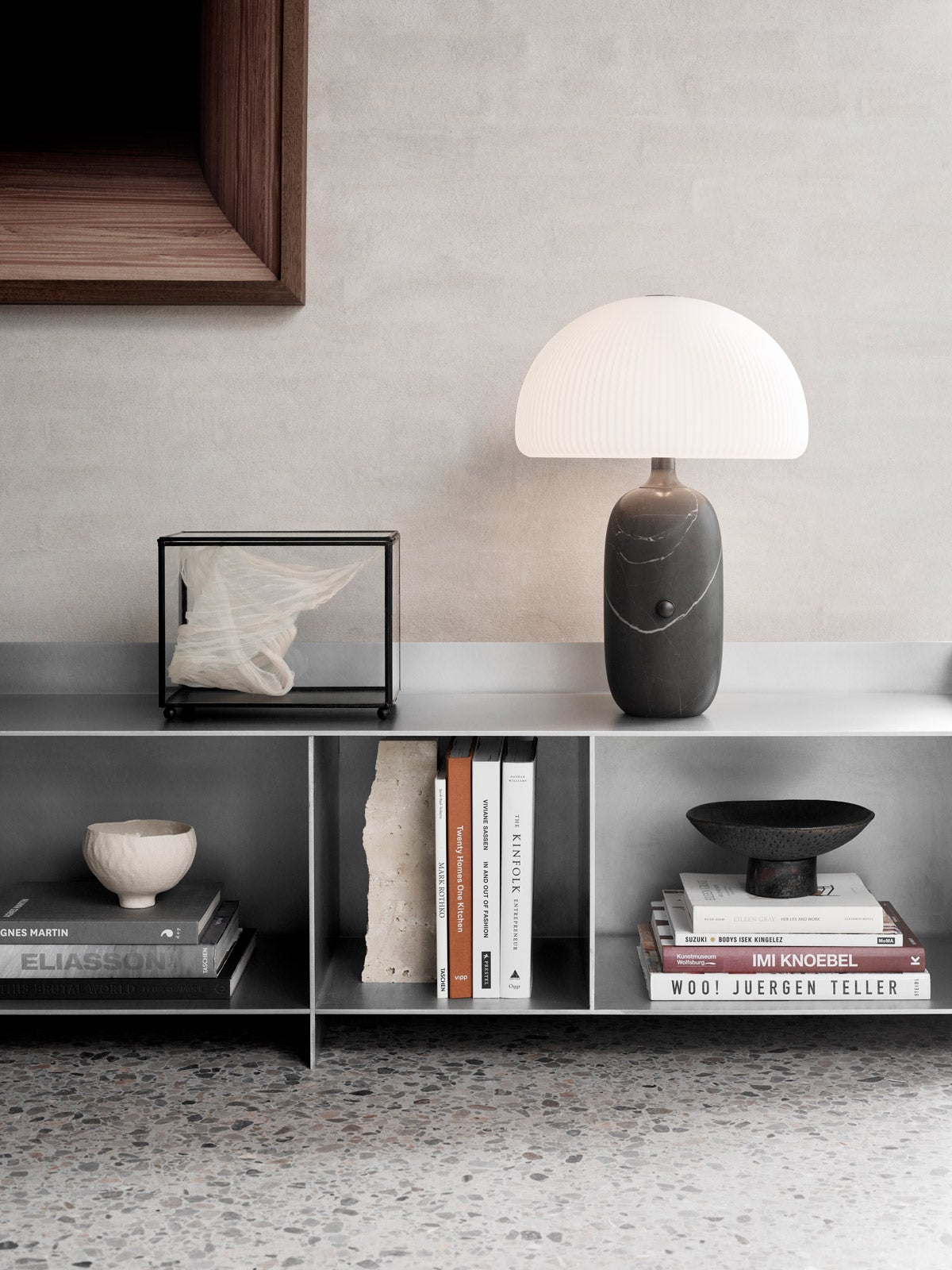 vipp-592-sculpture-table-lamp-dark-marble-lifestyle-01-high