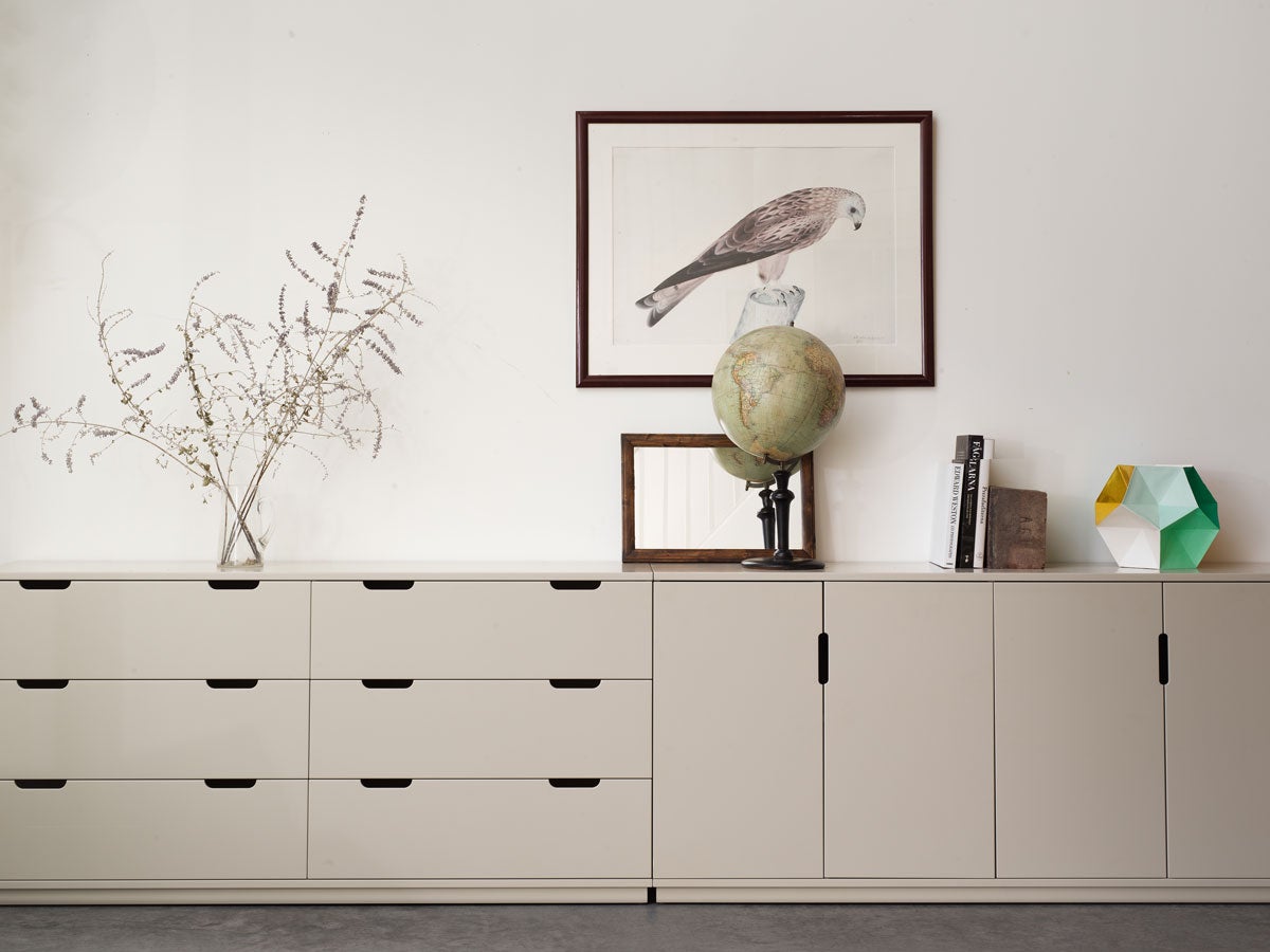Aoko-Dubbelbyra-Sideboard-Beige-Miljo-1.jpg Aoko-Dubbelbyra-Sideboard-Beige-Miljo-1