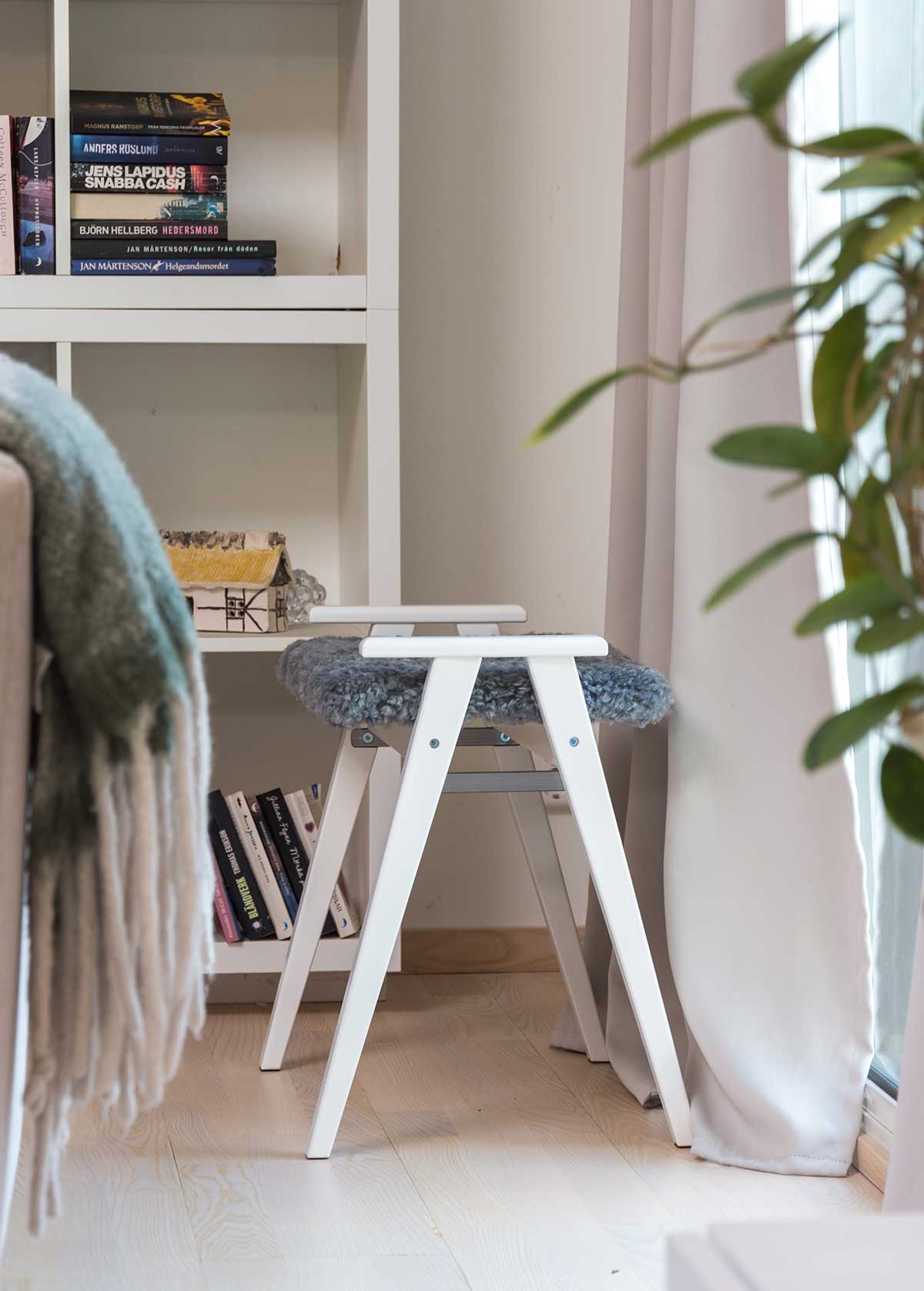Oscarssons-Mobel-Alme-Stool-White-Birch-Lifestyle-1